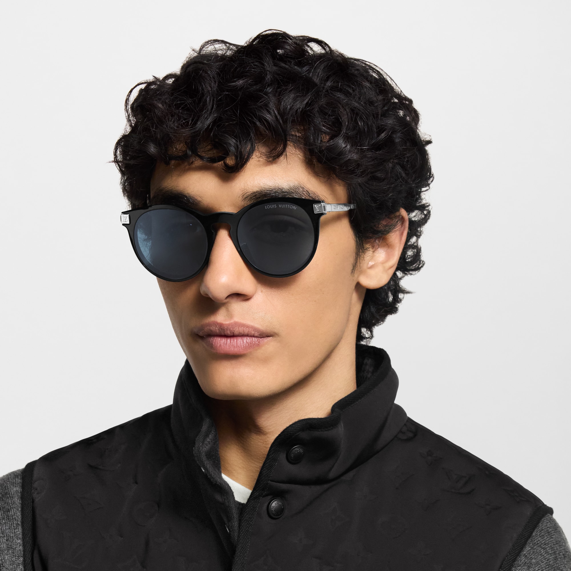 LV Rise Round Sunglasses S00 - Men - Accessories | LOUIS VUITTON ®